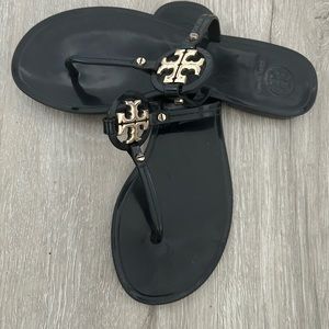 Tory Burch blk jelly MINI MILLER thong 🩴 for water 🚿 activities ☀️